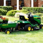 John Deere S100 42 in. 17.5 HP GAS Hydrostatic Riding Lawn Tractor - Image 7